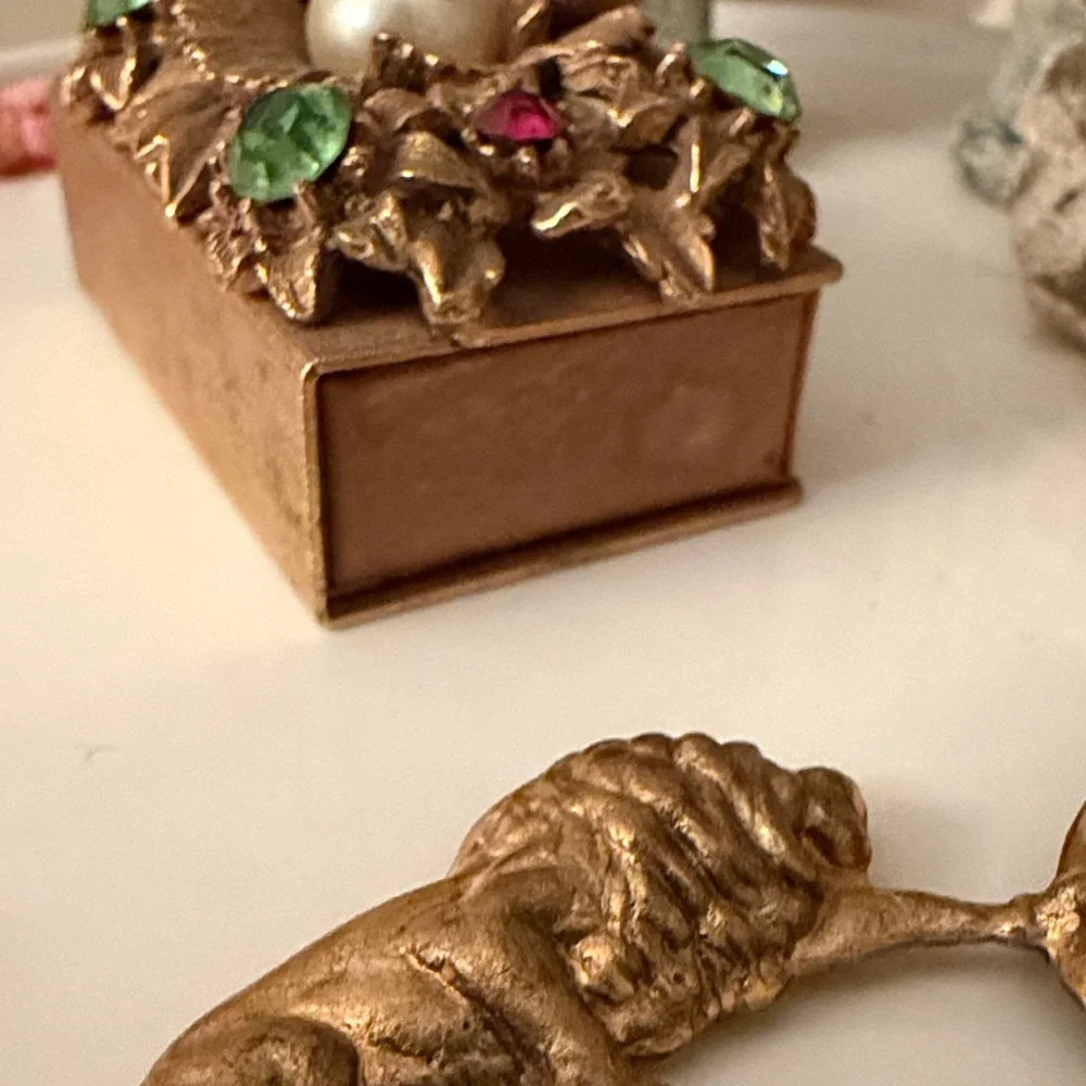 Florenza Vintage Gold Floral Jeweled Matchbox with Pearl Accent - Picture 7 of 9